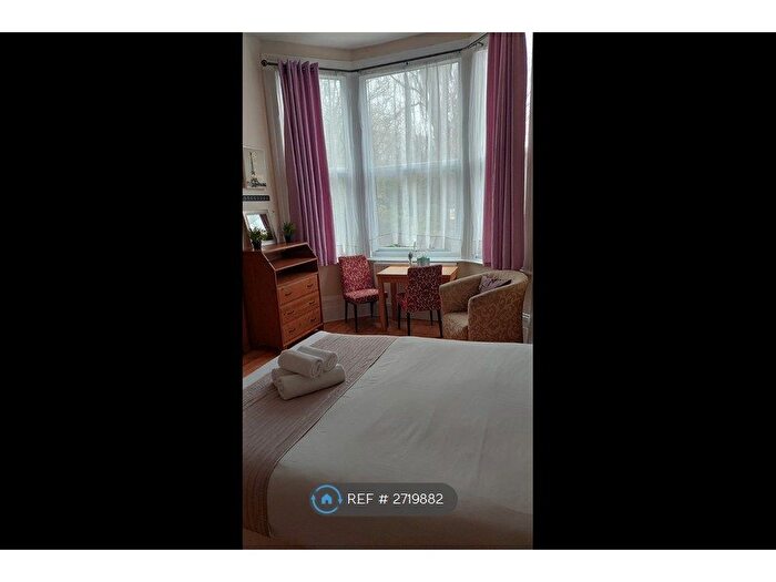 Studio To Rent In Green Lanes, Haringey, N4