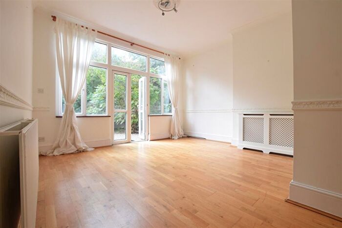 1 Bedroom Maisonette For Sale In Camborne Road, Sutton, SM2