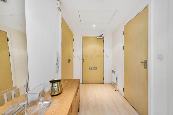 1 Bedroom Apartment For Sale In Warwick Building, Queenstown Road, London, SW11