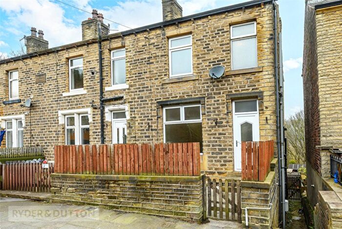 2 Bedroom End Terrace House For Sale In Manchester Road, Linthwaite, Huddersfield, HD7