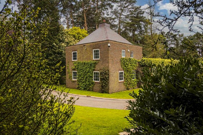 3 Bedroom Detached House To Rent In Hyde Lane, Nash Mills, Hemel Hempstead, HP3