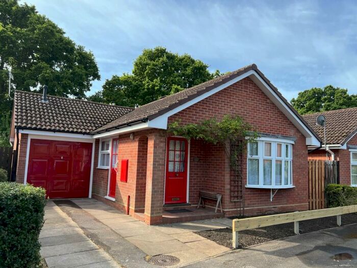 2 Bedroom Detached House To Rent In Robin Gardens, Totton, SO40