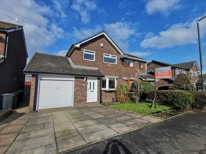 3 Bedroom Semi-Detached House To Rent In The Croft, Hadfield, SK13