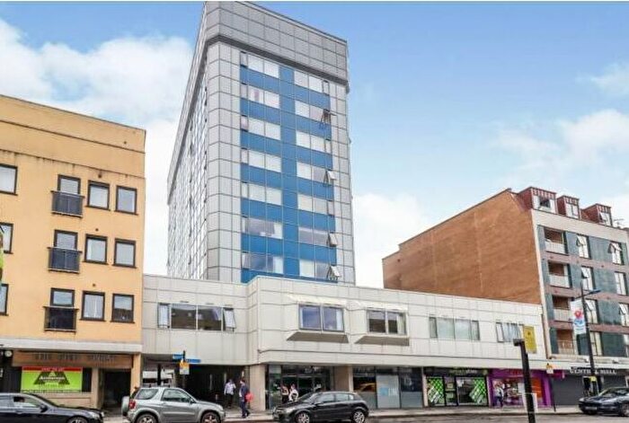 1 Bedroom Flat To Rent In Skyline, - High Street, Slough, SL1