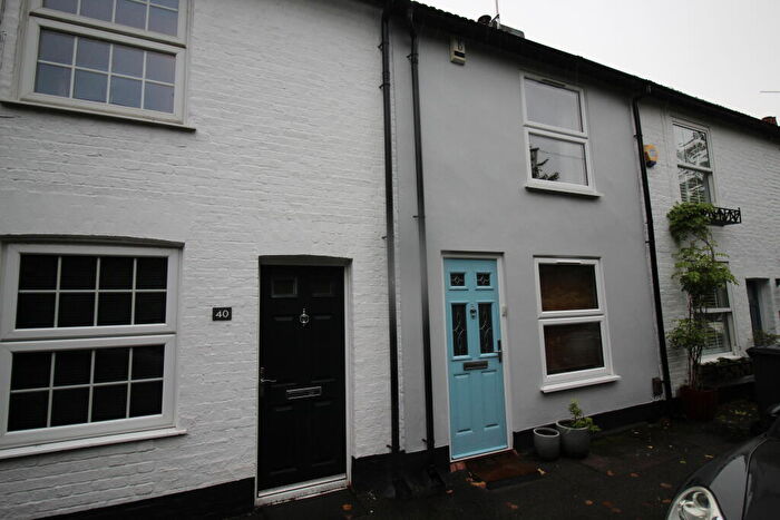 2 Bedroom Cottage To Rent In Ellesmere Road, HP4
