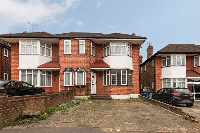 3 Bedroom Semi Detached House For Sale In Osidge Lane, London, N14