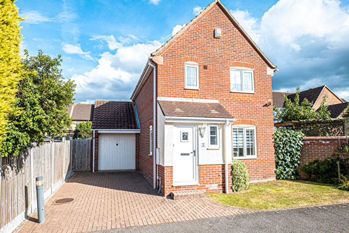 3 Bedroom Detached House For Sale In Bromley Mews, Rayleigh, SS6