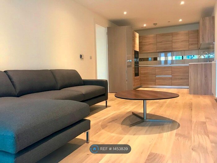 2 Bedroom Flat To Rent In Hampton Apartments, London, SE18