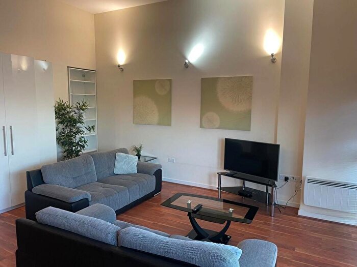 1 Bedroom Apartment To Rent In Paramount, Town Centre, SN1