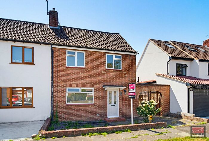 2 Bedroom Semi-Detached House For Sale In Beverley Road, Sunbury-On-Thames, TW16