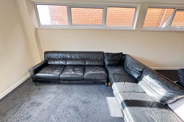 2 Bedroom Flat To Rent In Victoria House Cardiff, CF11