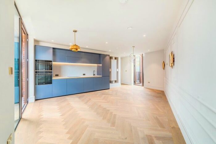 3 Bedroom Flat To Rent In Bronze Foundry House, London, SW6