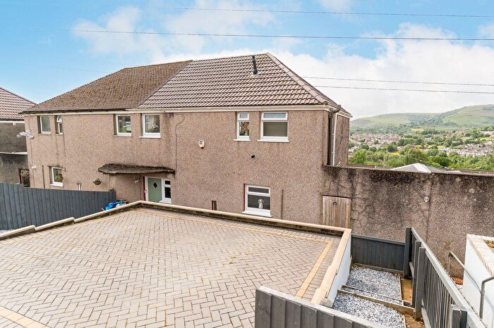 3 Bedroom Semi-Detached House For Sale In Upland Drive, Trevethin, NP4