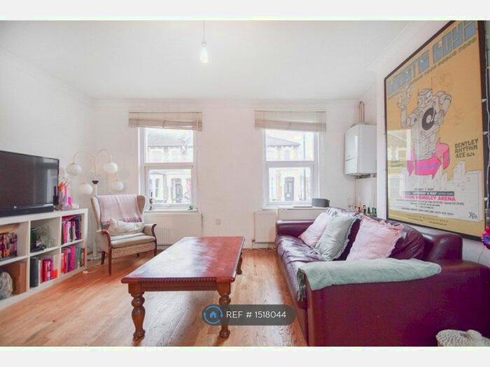 2 Bedroom Flat To Rent In Albion Road, London, N16