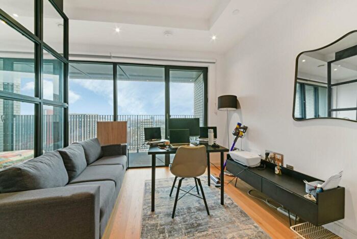Apartment For Sale In Corson House, London City Island, London, E14