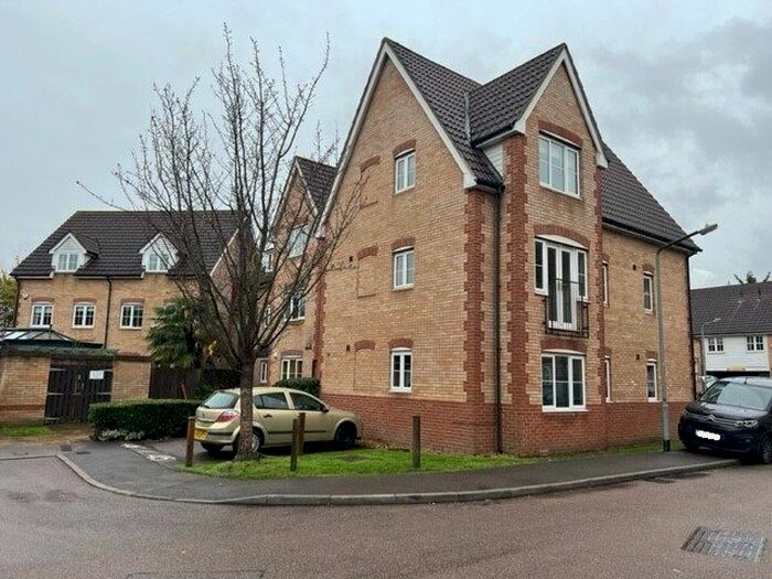 2 Bedroom Flat To Rent In Stoney Bridge Drive, Waltham Abbey, EN9
