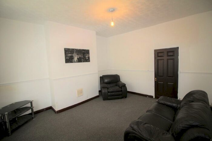 2 Bedroom Terraced House To Rent In Hollins Road, Oldham, OL8