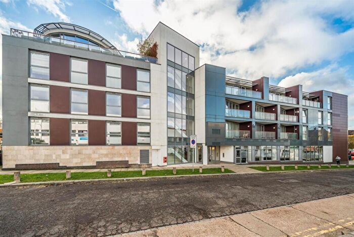 2 Bedroom Apartment To Rent In Flower Lane, Mill Hill, NW7