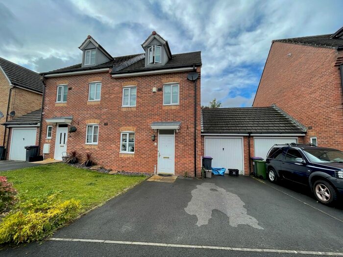4 Bedroom Property To Rent In Mill House Court, Coed Eva, Cwmbran NP44