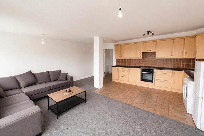 1 Bedroom Apartment To Rent In Oak Tree Court, B26