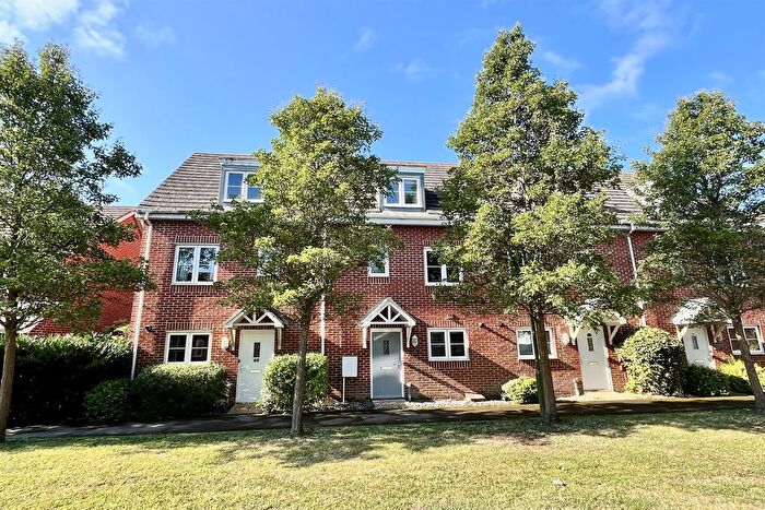 3 Bedroom Terraced House To Rent In Cheal Way, Wick, Littlehampton, West Sussex, BN17
