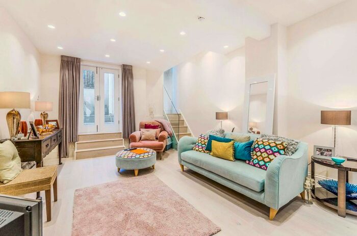 3 Bedroom Property To Rent In St Peters Street, Angel, London, N1