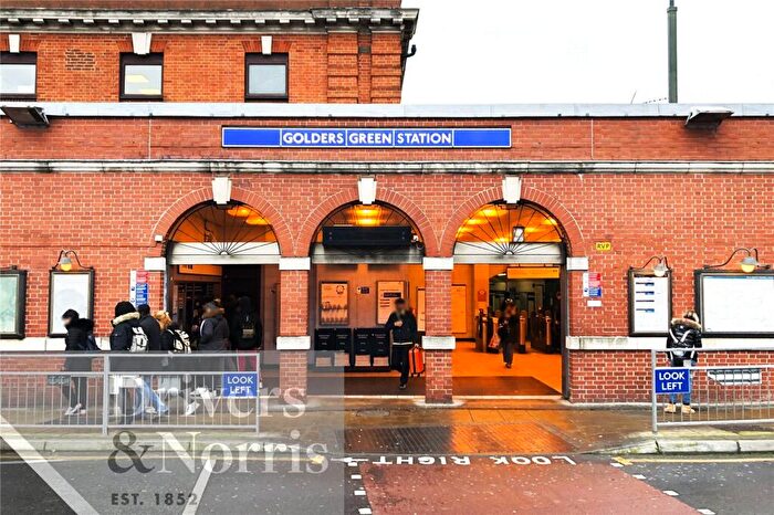 2 Bedroom Apartment To Rent In The Grove, Golders Green, London, NW11