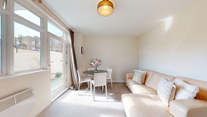 2 Bedroom Flat To Rent In Crawford Street, London, W1H