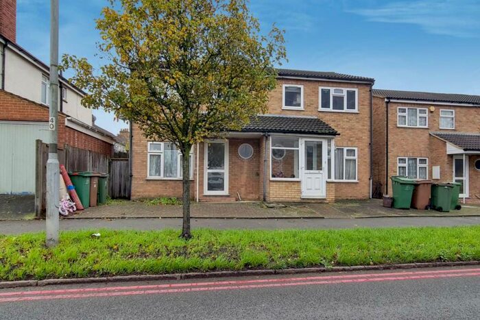 3 Bedroom Semi-Detached House To Rent In Carshalton Road, Sutton, SM1