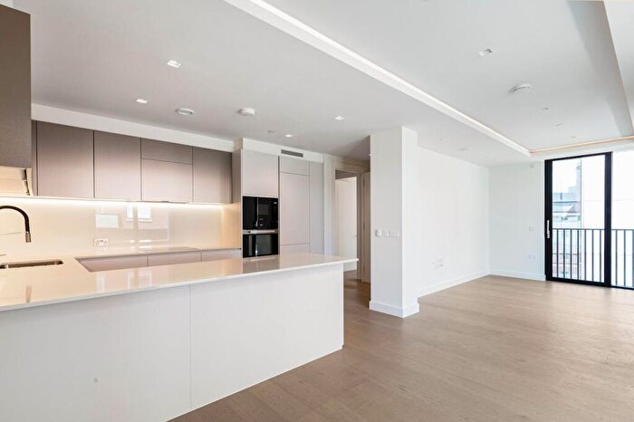 3 Bedroom Maisonette To Rent In Brooke Street, London, EC1N