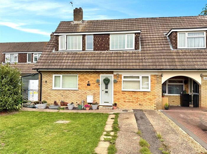 3 Bedroom Semi-Detached House For Sale In Cheyne Way, Farnborough, Hampshire, GU14