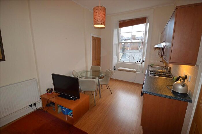 1 Bedroom Flat To Rent In Comely Bank Row, Edinburgh, EH4