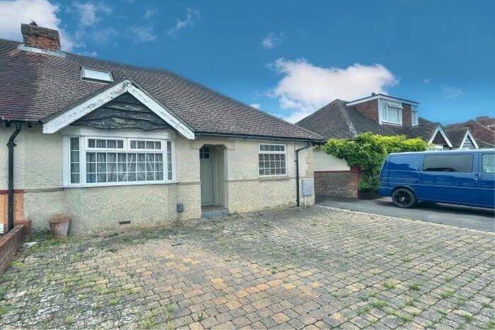 3 Bedroom Bungalow To Rent In Lonsdale Avenue, Fareham, PO16