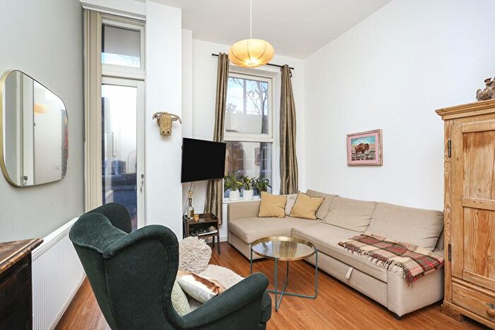 1 Bedroom Flat To Rent In Ashmore Road London, SE18