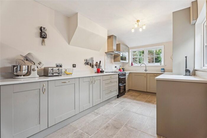 3 Bedroom Terraced House For Sale In Bellingdon Road, Chesham, Buckinghamshire, HP5