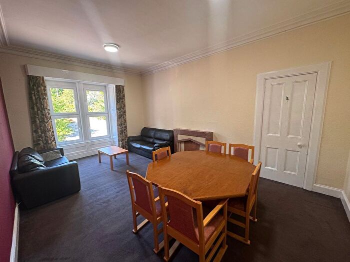 6 Bedroom Maisonette To Rent In Garland Place, Dundee, DD3