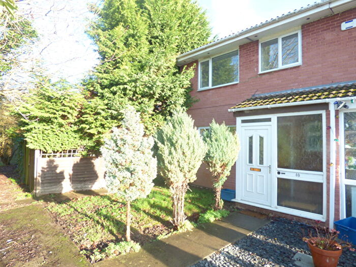 3 Bedroom House To Rent In Larch Grove, Bletchley, MK2