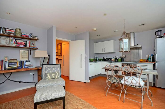 2 Bedroom Flat To Rent In Lever Street, Clerkenwell, London, EC1V