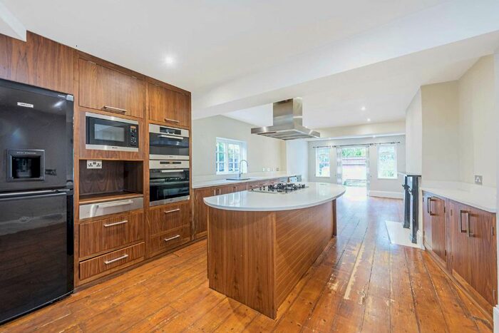 4 Bedroom End Of Terrace House To Rent In Cresford Road, Fulham, London, SW6