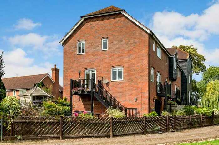 3 Bedroom Town House For Sale In Avon Mill Place, Pershore, Worcestershire, WR10