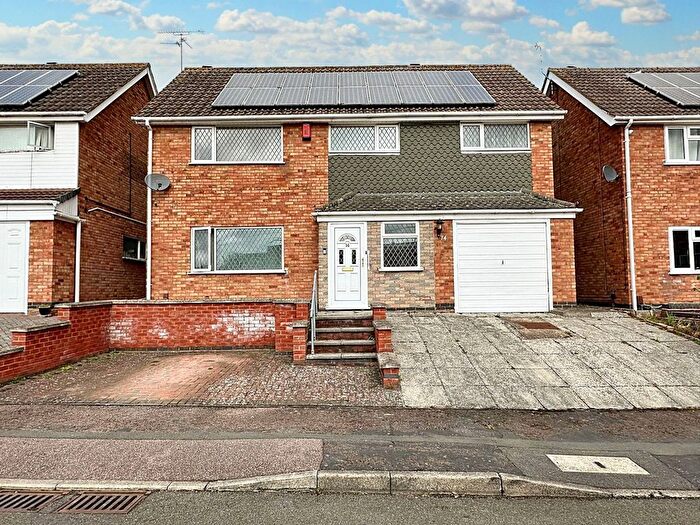 5 Bedroom Detached House For Sale In Foxcroft Close, Leicester, LE3