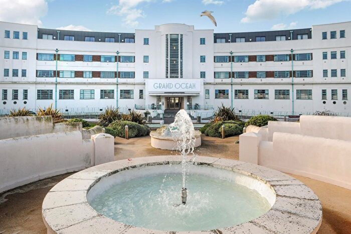 1 Bedroom Flat To Rent In Suez Way, Saltdean, Brighton, BN2