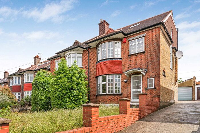 4 Bedroom Semi-Detached House For Sale In Leigham Court Road, London, SW16