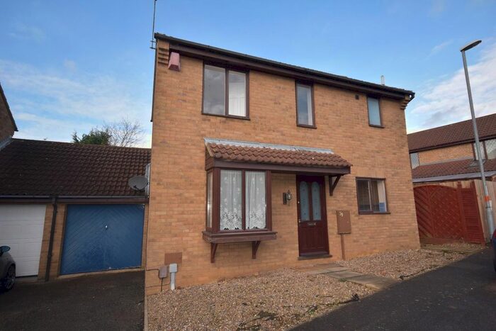 3 Bedroom Detached House To Rent In Verdant Vale, Northampton NN4