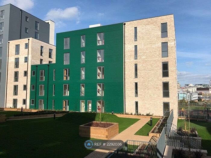 3 Bedroom Flat To Rent In Times Court, London, NW9