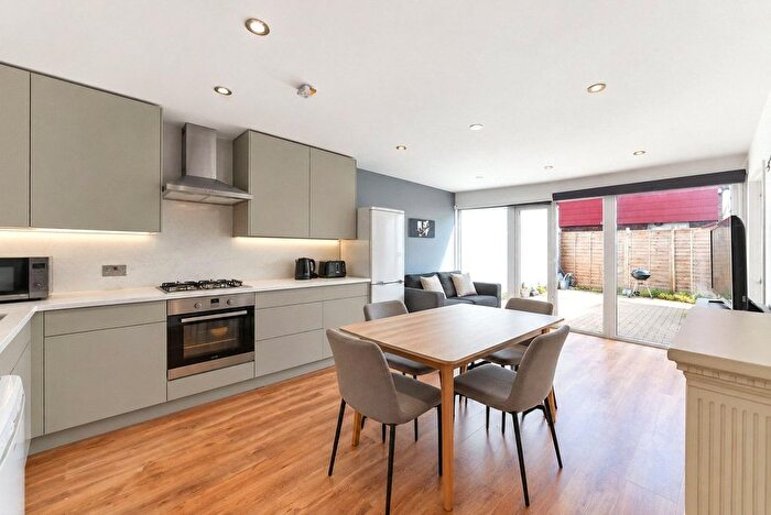 4 Bedroom Terraced House To Rent In Vincent Rd, Kingston Upon Thames, KT1