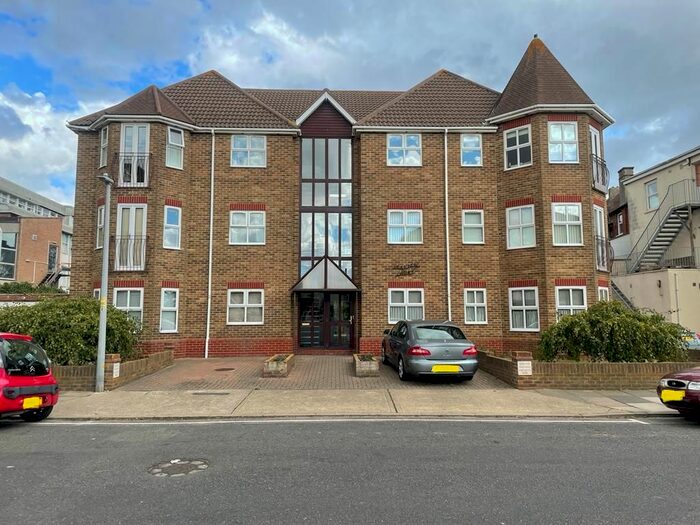 2 Bedroom Flat To Rent In Harold Road, Clacton-On-Sea, CO15