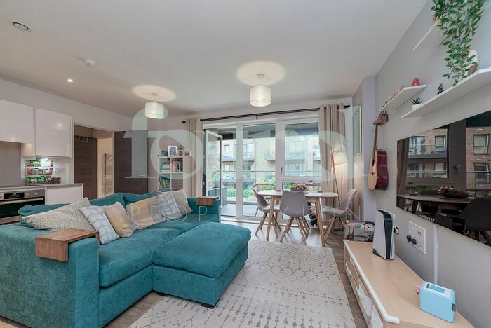 2 Bedroom Flat To Rent In Lion Wharf Road, Old Isleworth, TW7