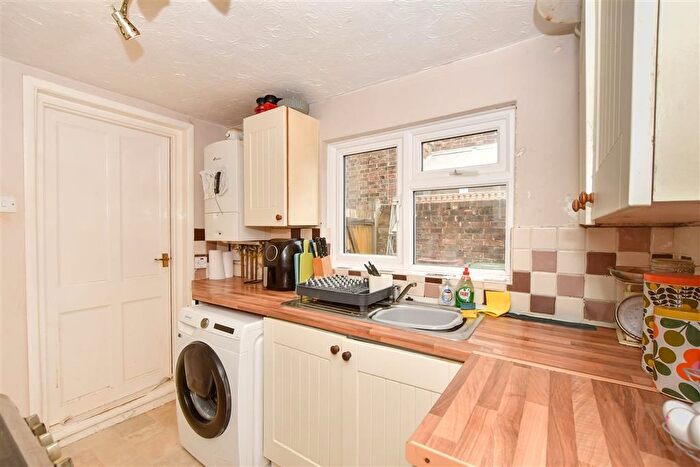 3 Bedroom Semi-Detached House For Sale In Norton Road, Tunbridge Wells, Kent, TN4
