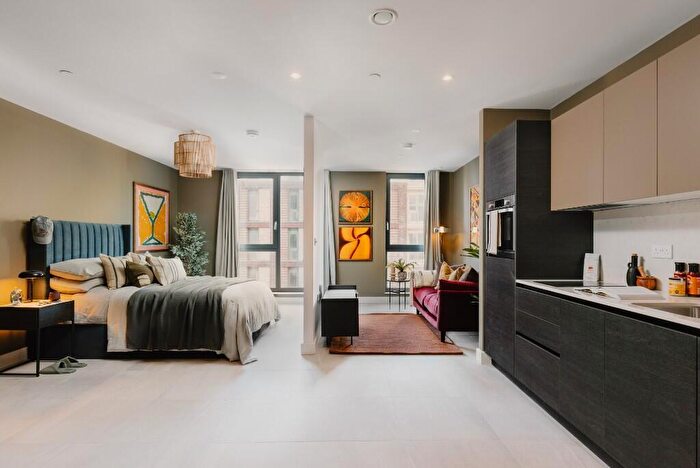 Studio To Rent In Boulevard Place, Hove, East Sussex, BN3